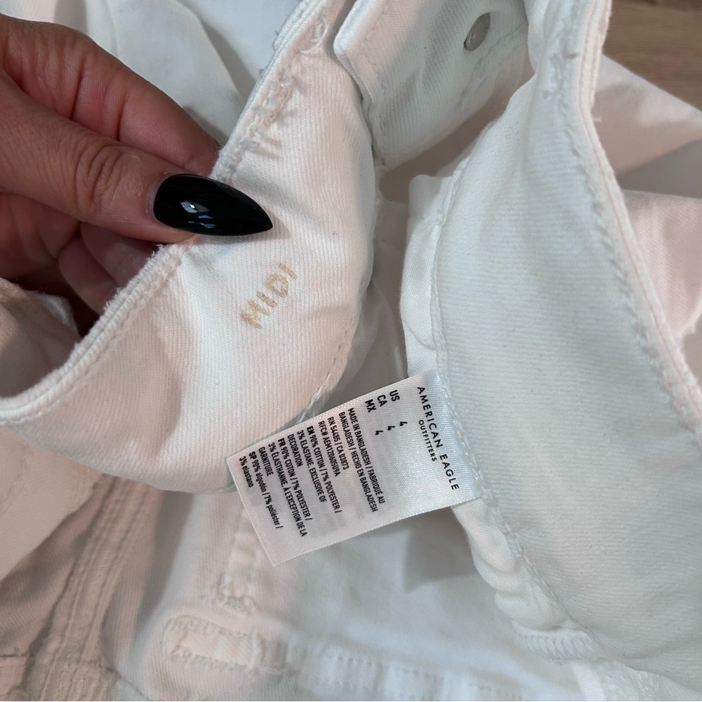 🆕AEO Midi Shorts - Picture 4 of 4